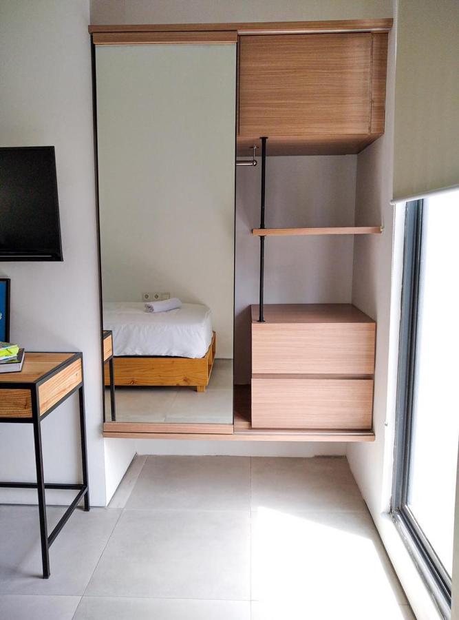 Tengah Tengah Jakarta Extérieur photo